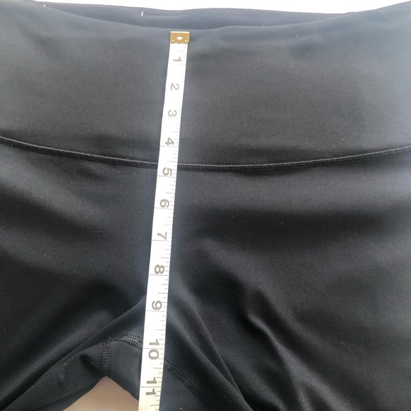 Victoria’s Secret Victoria Sport Black Capri Activewear Leggings Women’s Size L - Picture 8 of 16